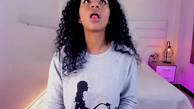 Ellie Alves online show from February 25, 12:27 pm