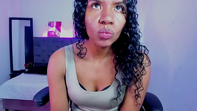 Ellie Alves online show from December 14, 1:28 pm