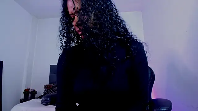 Ellie Alves online show from September 30, 1:50 pm