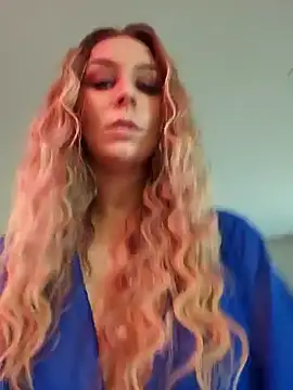 Snapshot of LilyOrion chatting on November 26, 7:14 pm LilyOrion online show from November 26, 7:14 pm