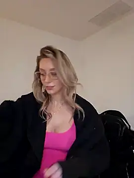 Snapshot of LilyOrion chatting on January 28, 7:42 pm LilyOrion online show from January 28, 7:42 pm
