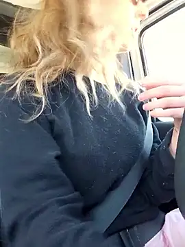 LilyOrion online show from March 25, 5:12 pm