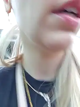 Snapshot of LilyOrion chatting on December 3, 8:33 pm LilyOrion online show from December 3, 8:33 pm