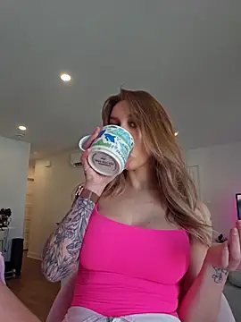 LilyOrion online show from March 18, 5:25 pm