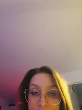 LilyOrion online show from May 15, 10:52 pm