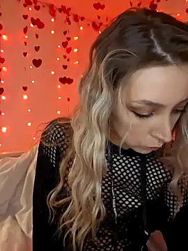 Snapshot of LilyOrion chatting on February 4, 6:38 pm LilyOrion online show from February 4, 6:38 pm