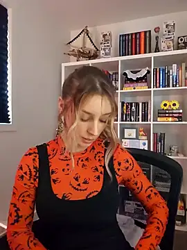 Snapshot of LilyOrion chatting on October 24, 5:23 pm LilyOrion online show from October 24, 5:23 pm