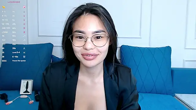 kwana colada online show from April 3, 11:27 am