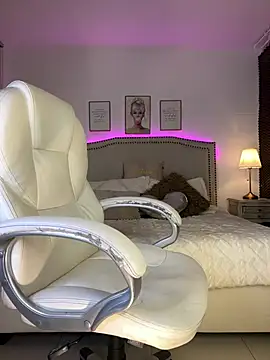 milly cruz online show from March 3, 12:28 am