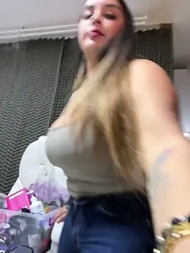 milly cruz online show from March 14, 12:05 am