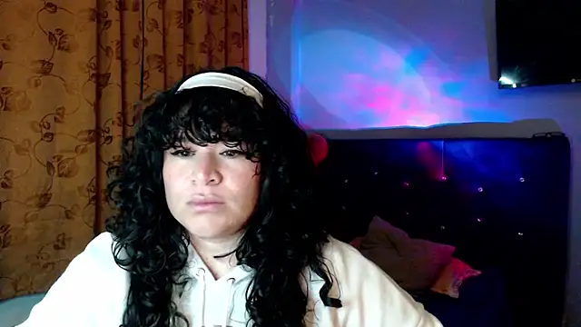 ANGELIQUE KLANE online show from October 28, 5:50 am