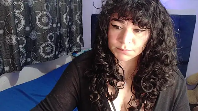 ANGELIQUE KLANE online show from July 1, 2:50 pm