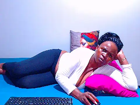 Snapshot of BootyliciousAssxxx chatting on March 5, 7:49 pm BootyliciousAssxxx online show from March 5, 7:49 pm