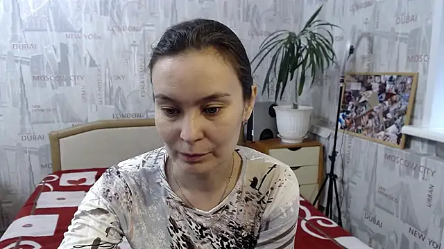 Snapshot of GinaQSoul chatting on February 2, 8:45 am GinaQSoul online show from February 2, 8:45 am