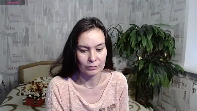 Snapshot of GinaQSoul chatting on June 23, 7:06 am GinaQSoul online show from June 23, 7:06 am