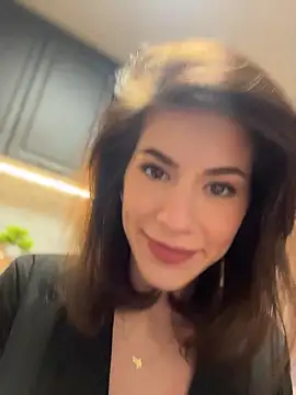 AlyonaX online show from April 4, 6:25 pm