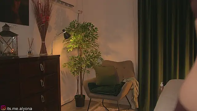 AlyonaX online show from March 27, 8:21 pm