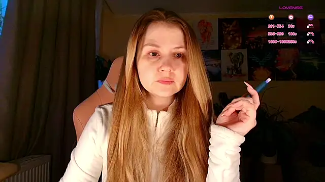 Snapshot of GoodWitch_ chatting on February 10, 10:47 am GoodWitch online show from February 10, 10:47 am