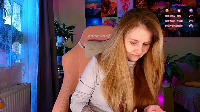 Snapshot of GoodWitch_ chatting on February 11, 12:05 pm GoodWitch online show from February 11, 12:05 pm