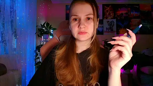 Snapshot of GoodWitch_ chatting on December 17, 7:46 am GoodWitch online show from December 17, 7:46 am