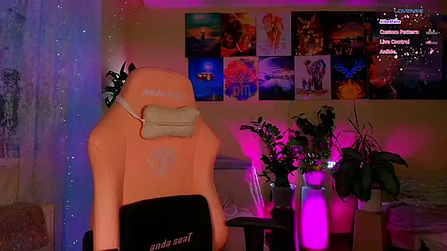 GoodWitch  online show from December 3, 7:30 am