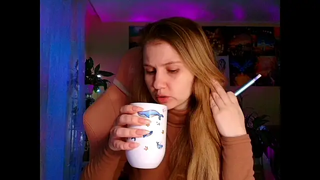 Snapshot of GoodWitch_ chatting on January 8, 7:25 am GoodWitch online show from January 8, 7:25 am