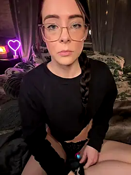 Carmen Monroe online show from December 16, 7:07 pm