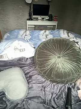 Carmen Monroe online show from February 5, 10:00 am