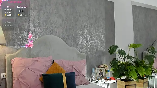 LisaCroft online show from May 11, 7:21 am