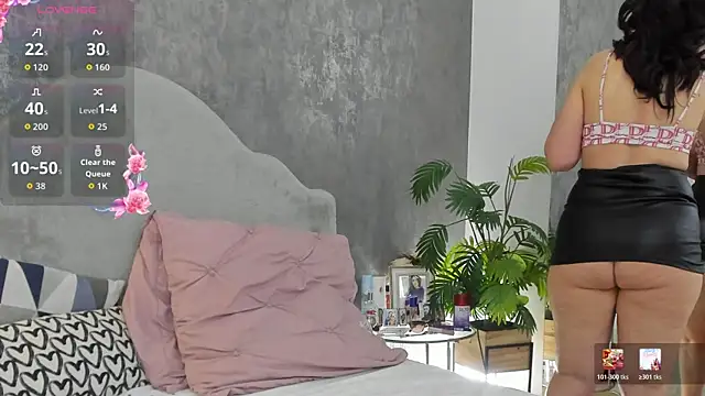 LisaCroft online show from April 17, 3:53 am