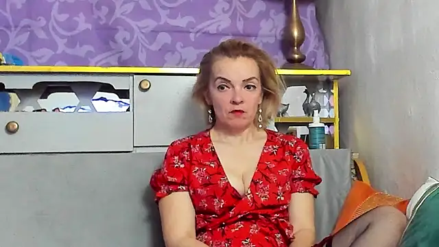 KateConner online show from April 9, 8:15 pm