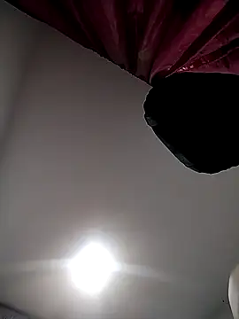 Brenda Berck  online show from April 7, 8:05 am