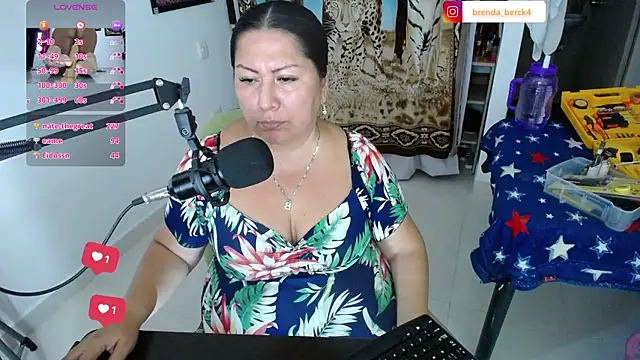 Snapshot of Brenda_Berck_ chatting on March 13, 1:32 am Brenda Berck online show from March 13, 1:32 am