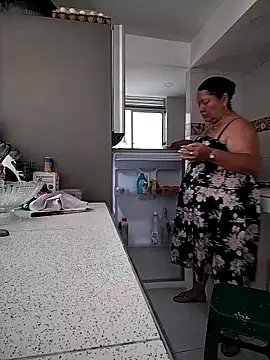 Brenda Berck  online show from April 7, 8:10 pm