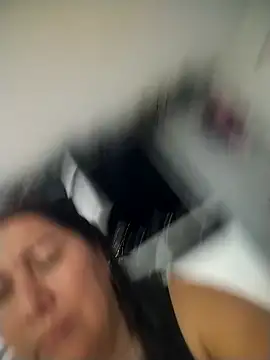 Brenda Berck  online show from April 3, 2:18 am