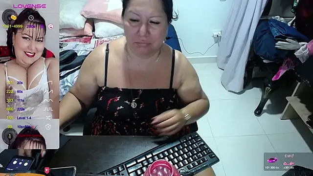 Brenda Berck  online show from November 7, 3:44 am