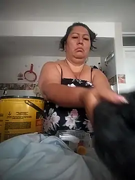 Brenda Berck  online show from February 21, 11:45 am