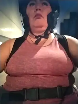 Brenda Berck  online show from March 14, 11:33 pm