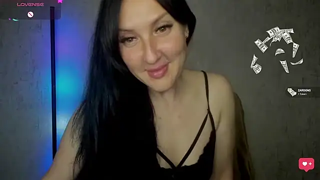 MissGulia online show from June 3, 9:41 pm