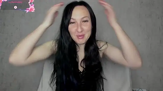 MissGulia online show from May 9, 4:16 am