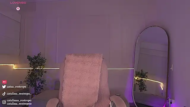 Snapshot of CATALINA_RESTREPO chatting on December 14, 1:12 am CATALINA RESTREPO online show from December 14, 1:12 am