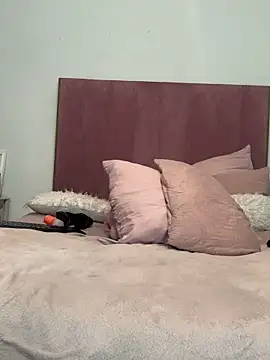 Bootyliciouse21X online show from April 24, 6:21 pm