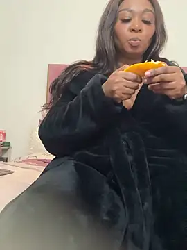Bootyliciouse21X online show from June 4, 12:32 pm