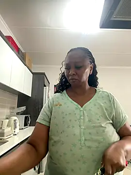 Bootyliciouse21X online show from December 14, 1:49 pm