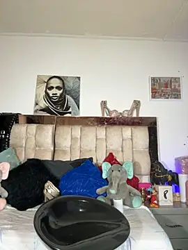 LeilaLopez online show from October 31, 1:35 am