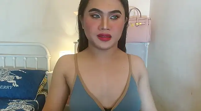 Snapshot of JustineBIGCUM chatting on March 10, 8:17 am JustineBIGCUM online show from March 10, 8:17 am