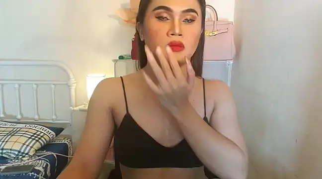 Snapshot of JustineBIGCUM chatting on March 4, 10:24 am JustineBIGCUM online show from March 4, 10:24 am