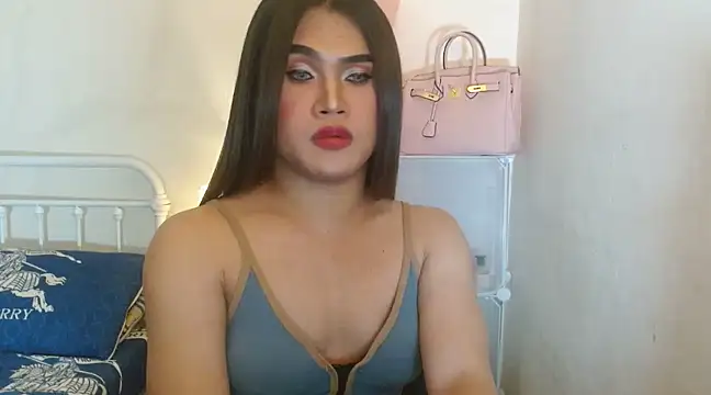 Snapshot of JustineBIGCUM chatting on March 10, 11:23 am JustineBIGCUM online show from March 10, 11:23 am