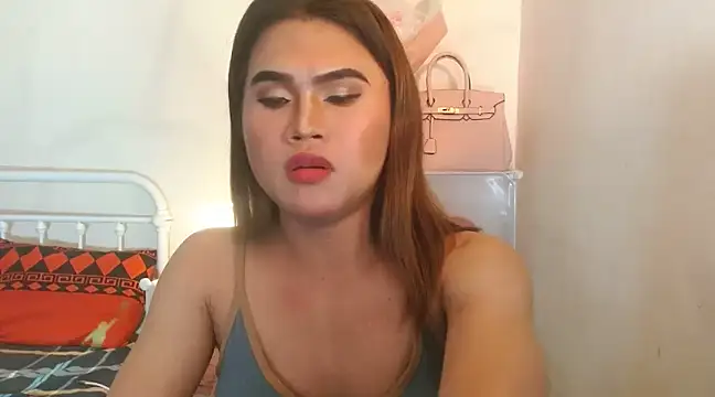 Snapshot of JustineBIGCUM chatting on February 7, 1:43 pm JustineBIGCUM online show from February 7, 1:43 pm