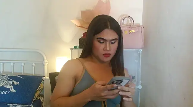 Snapshot of JustineBIGCUM chatting on March 10, 2:26 pm JustineBIGCUM online show from March 10, 2:26 pm